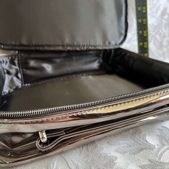 chrome reflective gunmetal case zip with handle landcome promo bag - Picture 5 of 7
